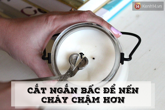 Hãy làm thế này trước khi thắp nến, nó sẽ cháy chậm hơn và kéo dài gấp đôi thời gian sáng đấy!